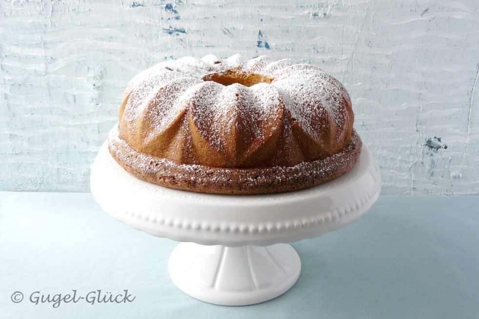 saftiger mallorquinischer Mandel-Gugelhupf