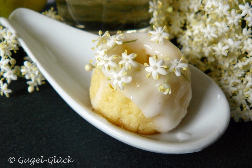 Holunder-Zitronen-Mini-Gugelhupfe
