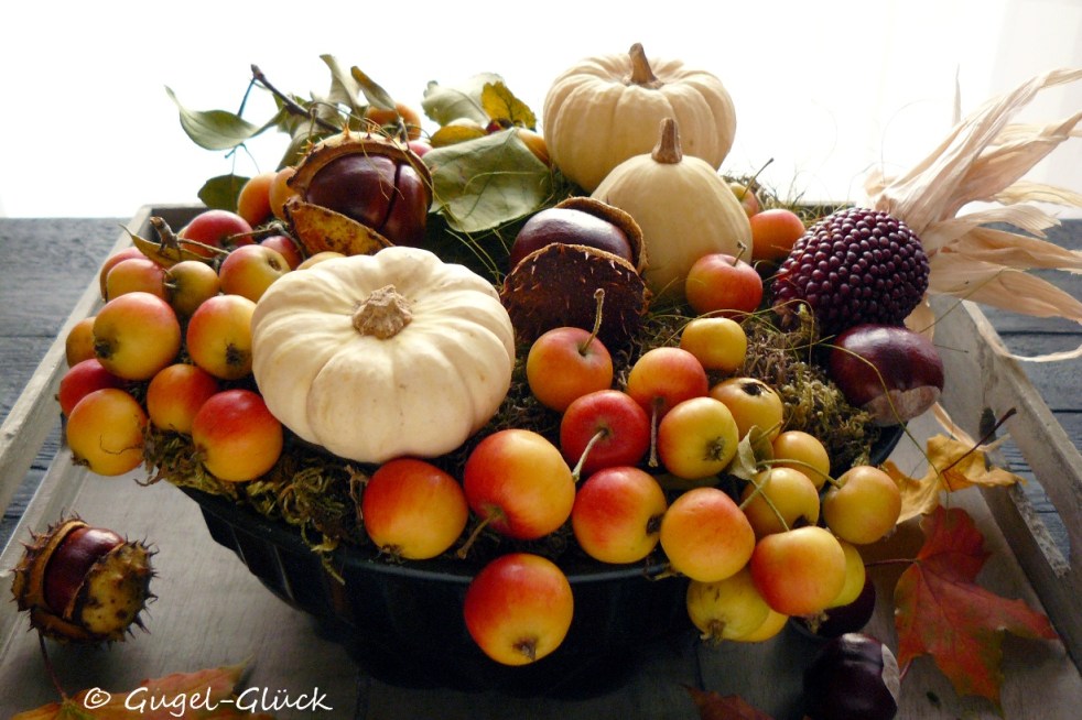 DIY: Herbstgesteck im Gugelhupf