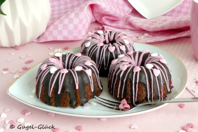 saftige Schokoladen-Frischkäse-Gugelhupf Gugel Gugl