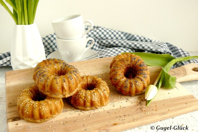 Dinkelvollkorn-Broetchen im Gugelhupf 02 Ss