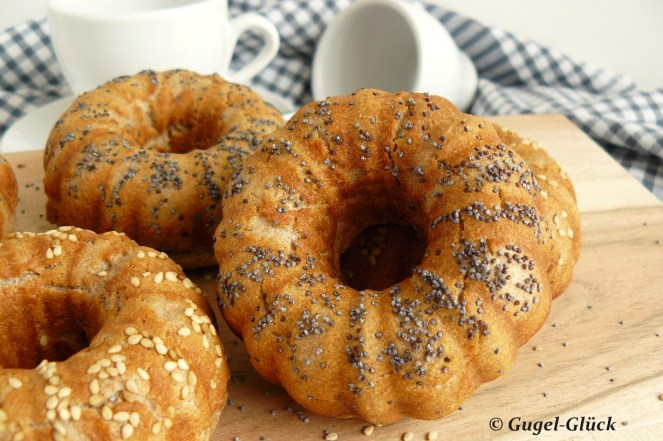 Dinkelvollkorn-Broetchen im Gugelhupf 05 Ss
