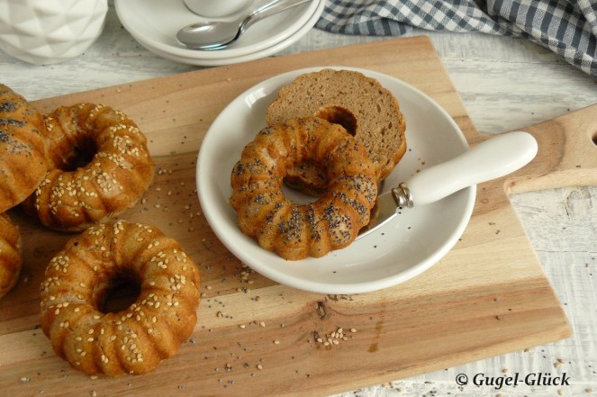 Dinkelvollkorn-Broetchen im Gugelhupf 07 Ss