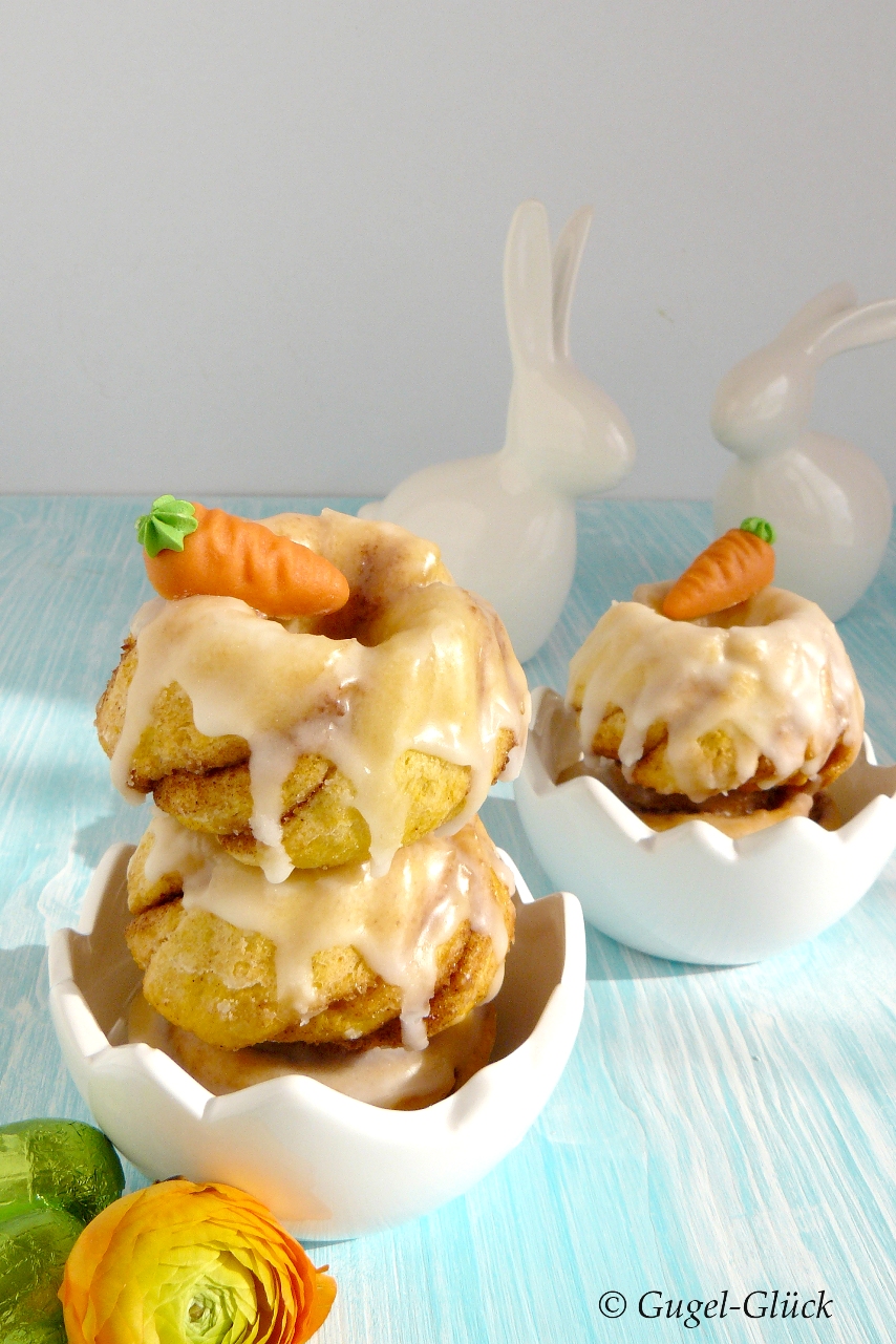 Zimtschnecken-Gugelhupfe mit Karotten. Möhrenkuchen, Karottenkuchen