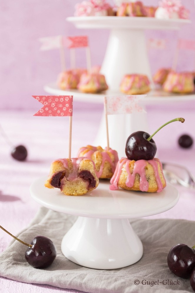 Mini-Kirsch-Gugelhupfe 05Ss